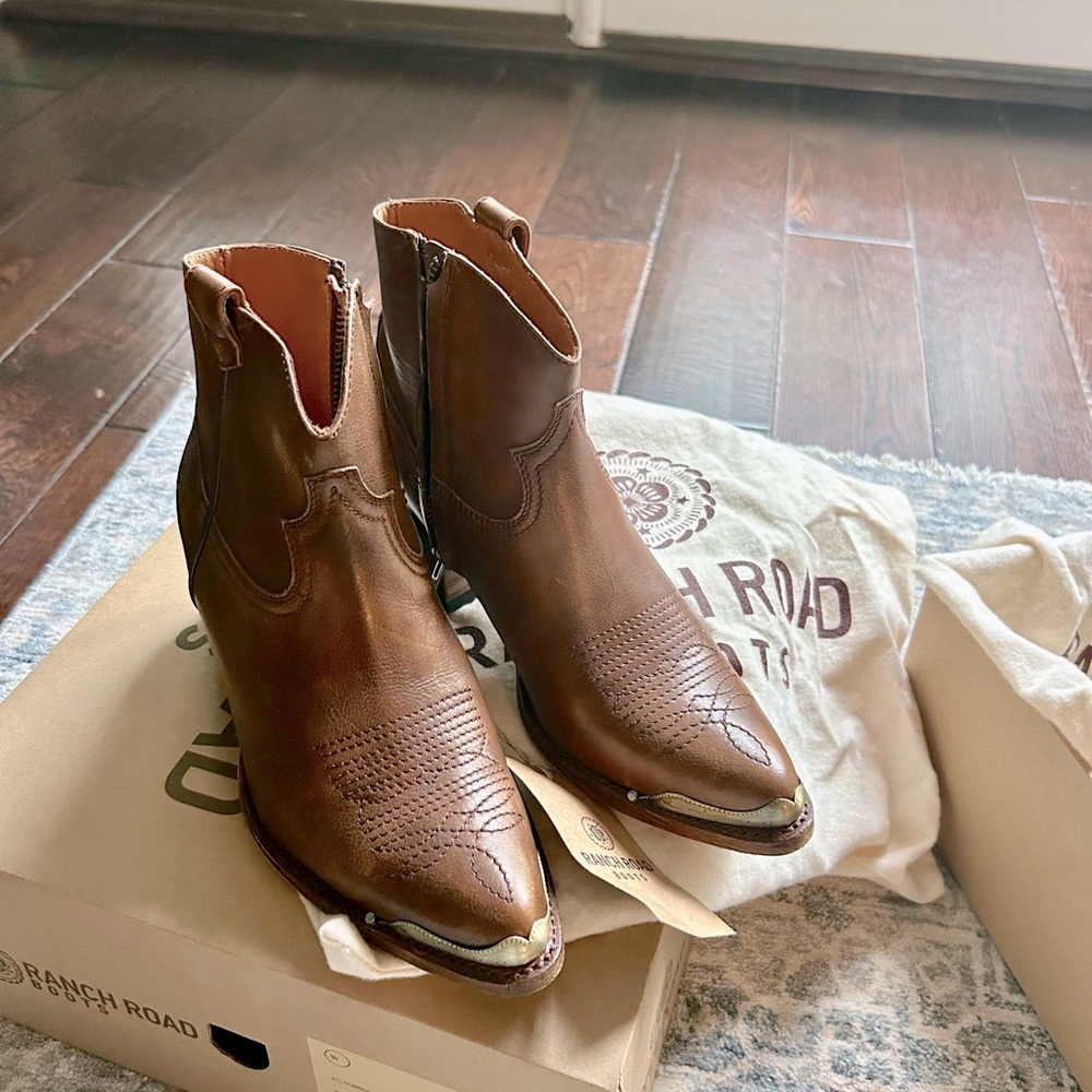 Ranch Road brown Agave Rand Short boot, size 6.5. Brand new, never worn.